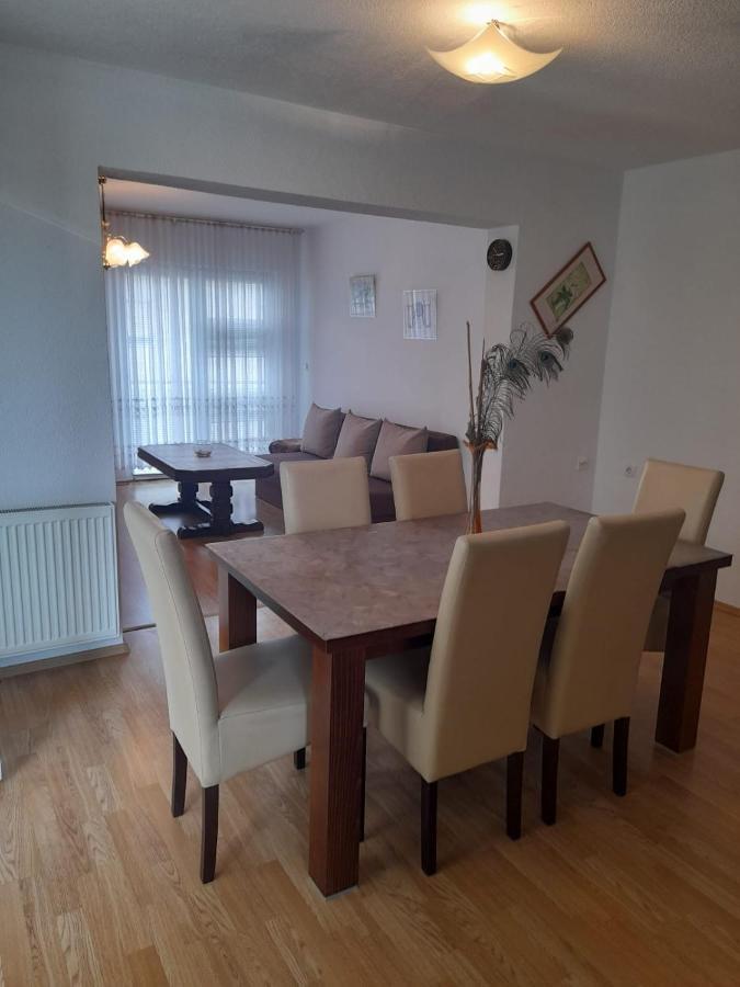 Appartamento Apartman Sana Lux Sanski Most Esterno foto